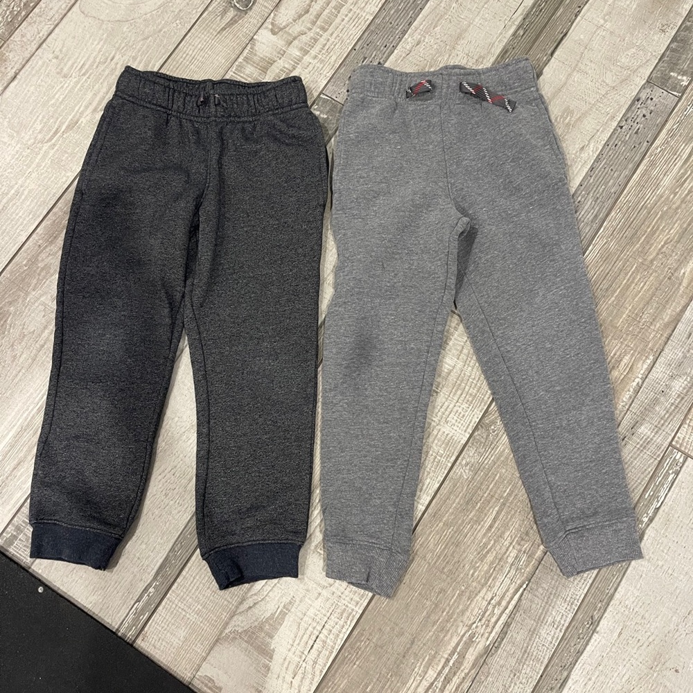 Boys Cat & Jack joggers- size 4/5 (xs) -
